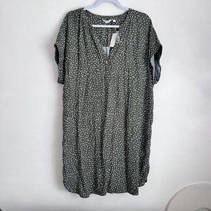 Short-Sleeve Loose Dress with Split Neckline XL